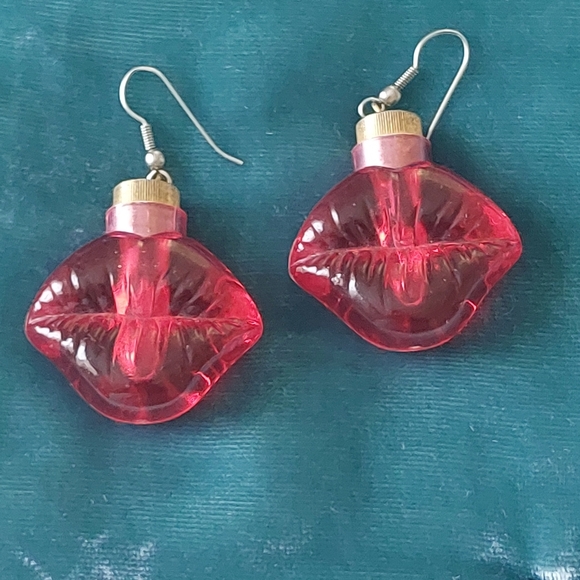 Vintage Lip Earrings (Llight Up) - Picture 1 of 3